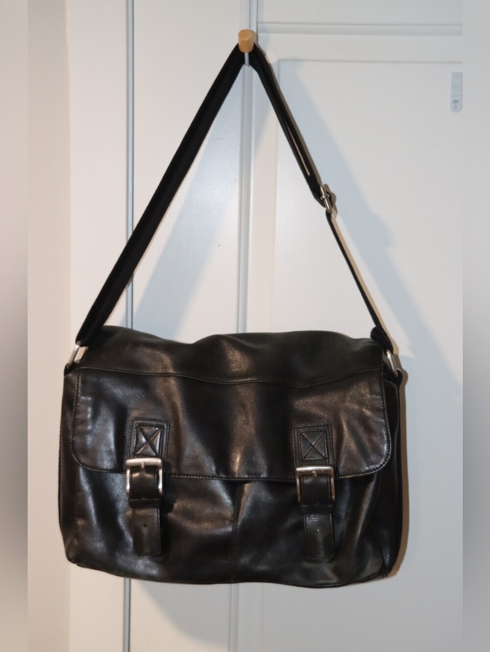 Fossil Brand, Black Leather Top Flap Breifcase Messengers Bag, Adjustable Strap